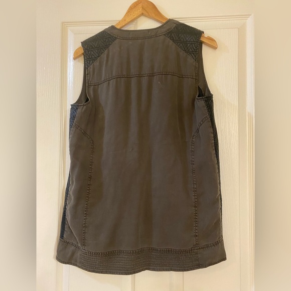 Willow and Clay olive vests - Picture 2 of 5